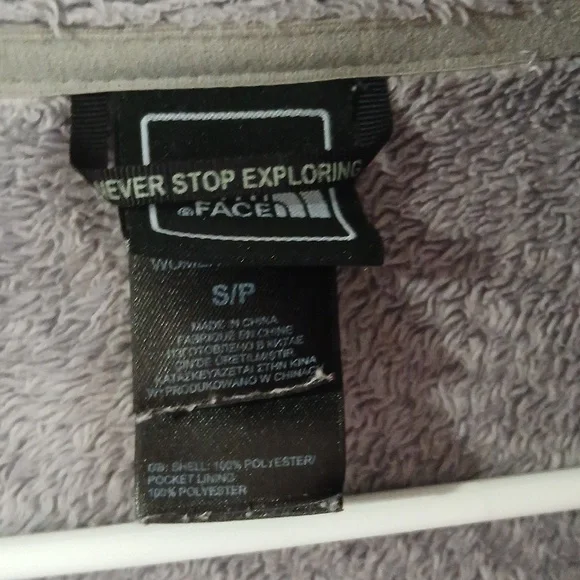 The North Face Fleece Women's Soft Gray Teddy Jacket Zip Down Size Small - Picture 3 of 7